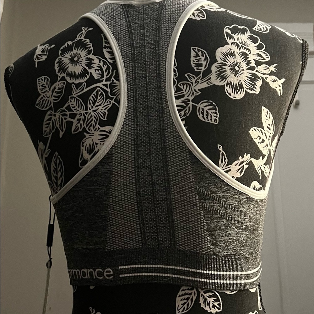 Women's Performance Moisture Medium Impact Revers… - image 3